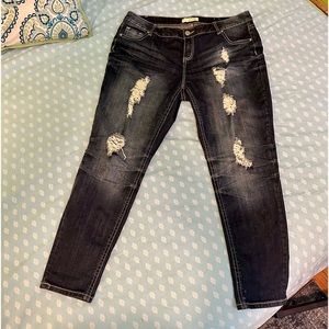 Almost Famous Premium Sz 20 skinny distressed jeans